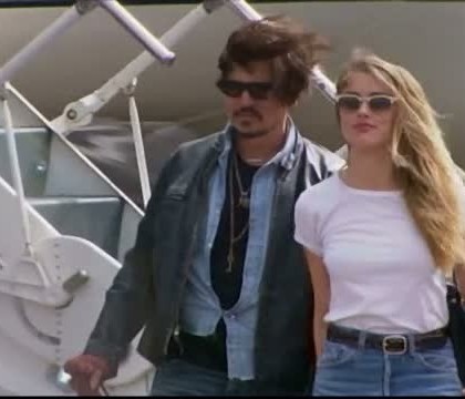 Clipul in care Johnny Depp sparge sticle si isi abuzeaza sotia, publicat de tabloidele americane Clipul in care Johnny Depp sparge sticle si isi abuzeaza sotia, publicat de tabloidele americane