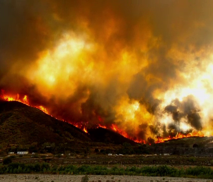 Localitati intregi inghitite de apa si incendii masive in SUA. Cum arata acum un orasel mistuit complet de flacari Localitati intregi inghitite de apa si incendii masive in SUA. Cum arata acum un orasel mistuit complet de flacari