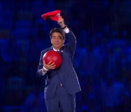 Aparitie surpriza a premierului Japoniei, la ceremonia de inchidere a Jocurilor Olimpice. Shinzo Abe, deghizat in Super Mario - VIDEO Aparitie surpriza a premierului Japoniei, la ceremonia de inchidere a Jocurilor Olimpice. Shinzo Abe, deghizat in Super Mario - VIDEO