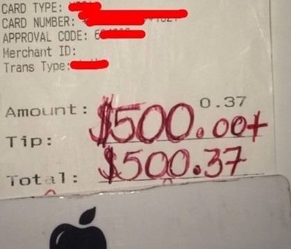 Consumatia a fost 37 de centi, dar acest chelner a primit bacsis 500 de dolari. Ce mesaj i-a lasat clienta pe nota de plata