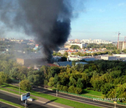 Incendiu devastator in Moscova. Pompierii au descoperit 16 cadavre Incendiu devastator in Moscova. Pompierii au descoperit 16 cadavre