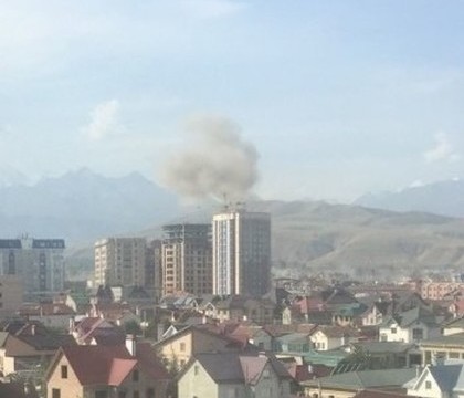Explozie la ambasada Chinei din Kargazstan. Interfax: sunt mai multi morti si raniti