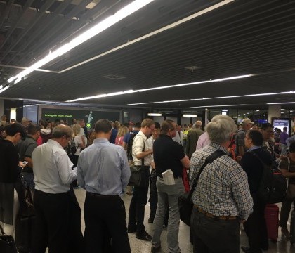 Alerta de securitate pe aeroportul din Frankfurt. Politia a evacuat complet un terminal - FOTO/VIDEO