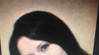 Aceasta femeie este cautata de politie, daca o recunoasteti alertati imediat autoritatile: Ar fi furat 10 mii de dolari - FOTO Aceasta femeie este cautata de politie, daca o recunoasteti alertati imediat autoritatile: Ar fi furat 10 mii de dolari - FOTO