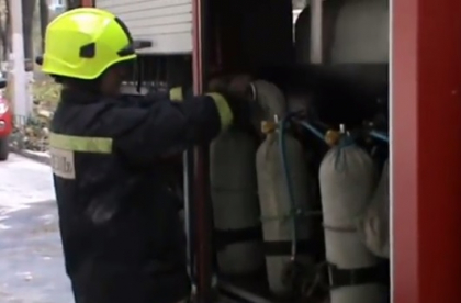 O femeie a murit intr-un incendiu produs in capitala: "A adormit cu tigara aprinsa". VIDEO O femeie a murit intr-un incendiu produs in capitala: "A adormit cu tigara aprinsa". VIDEO