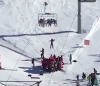 Clipe de groaza pentru un baietel de 11 ani, care a alunecat din telescaun si a ramas atarnat in aer. Cum a fost salvat