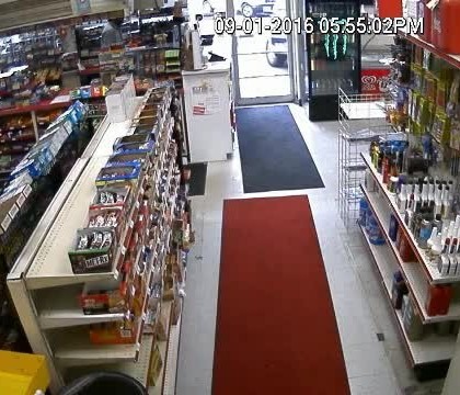 Intamplare neobisnuita in Connecticut. Un barbat a fost victima unui accident auto in timp ce era intr-un ... magazin Intamplare neobisnuita in Connecticut. Un barbat a fost victima unui accident auto in timp ce era intr-un ... magazin