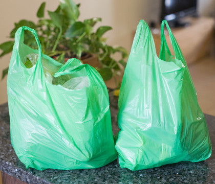 Au vrut sa faca dragoste pentru prima data si au folosit o punga de plastic in loc de prezervativ. Ce a urmat Au vrut sa faca dragoste pentru prima data si au folosit o punga de plastic in loc de prezervativ. Ce a urmat
