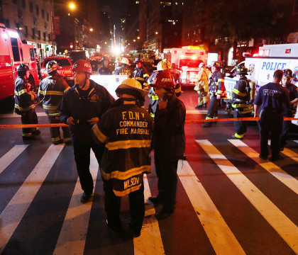 America, lovita de trei ori in doua zile. Ambele bombe din Manhattan erau oale sub presiune, similare atentatului din Boston America, lovita de trei ori in doua zile. Ambele bombe din Manhattan erau oale sub presiune, similare atentatului din Boston