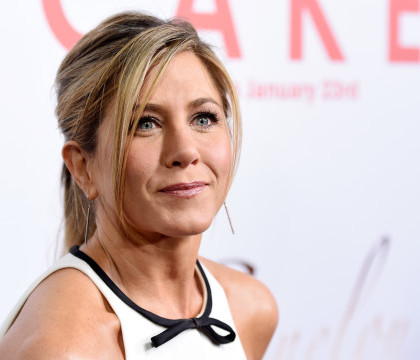 Prima reactie a lui Jennifer Aniston despre divortul lui Brad Pitt. "Asta e karma pentru tine" Prima reactie a lui Jennifer Aniston despre divortul lui Brad Pitt. "Asta e karma pentru tine"