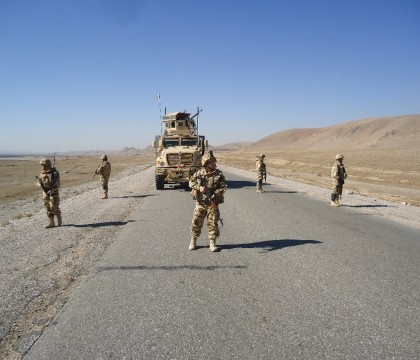 Patru militari romani au fost raniti in Afganistan. Incidentul a avut loc in urma detonarii unui dispozitiv exploziv Patru militari romani au fost raniti in Afganistan. Incidentul a avut loc in urma detonarii unui dispozitiv exploziv