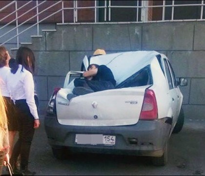Un tanar din Rusia a incercat sa isi impresioneze iubita cu o cascadorie la etajul 23. Cum i-a salvat viata Loganul vecinului