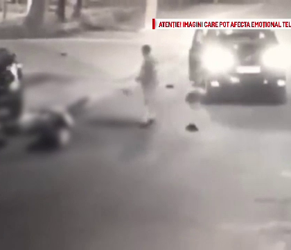 Au ajuns in stare grava la spital, dupa ce au mers cu motocicleta cu farurile stinse. Un sofer i-a lovit in plin Au ajuns in stare grava la spital, dupa ce au mers cu motocicleta cu farurile stinse. Un sofer i-a lovit in plin