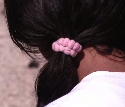 Barbat din Zarnesti, arestat preventiv dupa ce si-ar fi injunghiat o vecina si pe fiica ei. De la ce a pornit totul