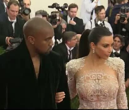 Hotii care au atacat-o pe Kim Kardashian i-ar fi vazut bijuteriile in social media. Cine ar fi in spatele jafului Hotii care au atacat-o pe Kim Kardashian i-ar fi vazut bijuteriile in social media. Cine ar fi in spatele jafului