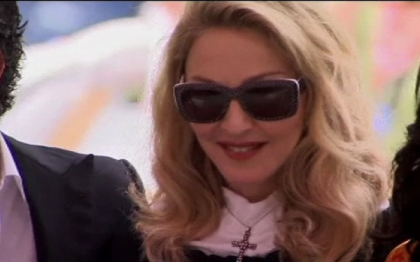 "Am visat ca eram cu el in pat". Angelina Jolie nu stia de atractia Madonnei pentru Brad Pitt
