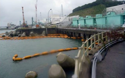 Sase muncitori de la centrala nucleara Fukushima au fost stropiti cu apa radioactiva Sase muncitori de la centrala nucleara Fukushima au fost stropiti cu apa radioactiva