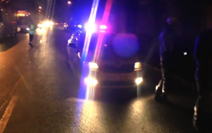 (18+) Imagini SOCANTE de la accidentul de pe Muncesti! Pompierii au scos cu greu cadavrul de sub masina - VIDEO