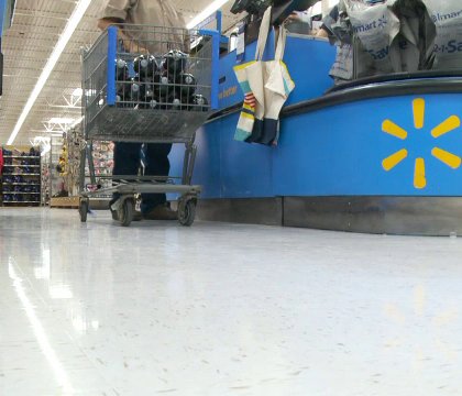 O femeie din SUA a nascut chiar in supermarket, langa o casa de marcat. "A insistat sa plateasca produsele inainte"