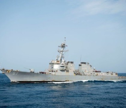 Trei nave militare americane ar fi fost tinta unor tiruri de rachete, in Marea Rosie. "Am luat masuri defensive potrivite"