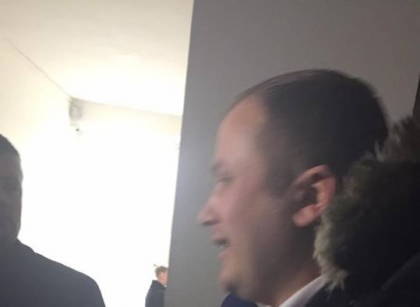 Valerian Manzat i-ar fi transmis mesaje amenintatoare clientei sale. Cum motiveaza avocatul suma de 20 de mii de euro ceruta, dar si ce spune despre bolizii de lux: "Nu imi apartin" Valerian Manzat i-ar fi transmis mesaje amenintatoare clientei sale. Cum motiveaza avocatul suma de 20 de mii de euro ceruta, dar si ce spune despre bolizii de lux: "Nu imi apartin"