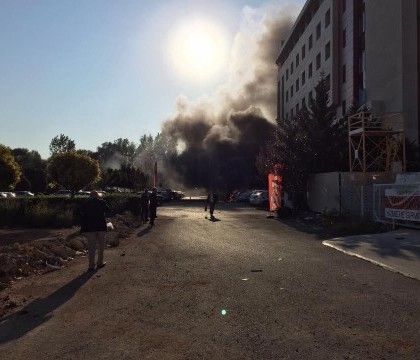Explozie in parcarea unei cladiri din statiunea Antalya. Mai multe persoane au fost ranite