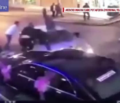 Imagini socante in Turcia, unde un barbat a dat intentionat cu masina peste 5 persoane. De ce a facut asta Imagini socante in Turcia, unde un barbat a dat intentionat cu masina peste 5 persoane. De ce a facut asta