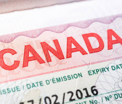 Vesti bune pentru moldovenii cu cetatenie romana. Canada a anuntat oficial data la care va elimina toate vizele pentru cetatenii cu pasaport roman Vesti bune pentru moldovenii cu cetatenie romana. Canada a anuntat oficial data la care va elimina toate vizele pentru cetatenii cu pasaport roman