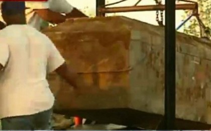Ce au gasit parintii unui tanar cand i-au exhumat corpul. "Credeam ca l-am ingropat pe tot". VIDEO