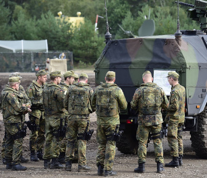 Guvernul german va verifica toti militarii recrutati. 60 de jihadisti s-ar fi infiltrat printre soldati Guvernul german va verifica toti militarii recrutati. 60 de jihadisti s-ar fi infiltrat printre soldati