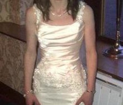 Nu a mai mancat sau baut nimic de 5 ani, fiindca sufera de o boala rara. Povestea induiosatoare a femeii Nu a mai mancat sau baut nimic de 5 ani, fiindca sufera de o boala rara. Povestea induiosatoare a femeii