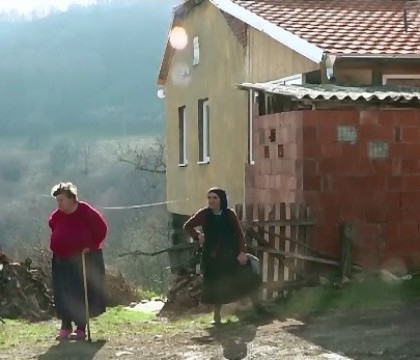 Cum si-au aratat locuitorii unui satuc uitat de lume din muntii Serbiei admiratia pentru Vladimir Putin