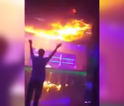 Incendiul similar cu cel din Colectiv intr-un club din Ucraina. Tavanul a luat foc, 14 persoane au fost ranite - VIDEO