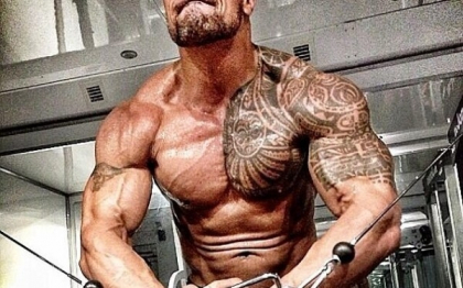 Dwayne Johnson, un pachet de muschi. Ce imagine a postat pe contul sau de Twitter