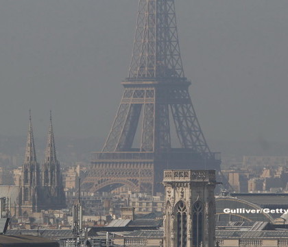 Record de poluare la Paris. Pentru a 2-a zi consecutiv, circulatia autovehiculelor a fost restrictionata Record de poluare la Paris. Pentru a 2-a zi consecutiv, circulatia autovehiculelor a fost restrictionata