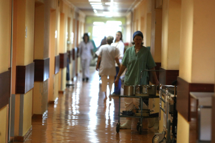 O familie din capitala, la spital, dupa ce s-a intoxicat: "Mama si copilul erau inconstienti"
