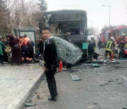 Atac asupra unui autobuz care transporta militari, in Turcia. Sunt cel putin 15 victime Atac asupra unui autobuz care transporta militari, in Turcia. Sunt cel putin 15 victime