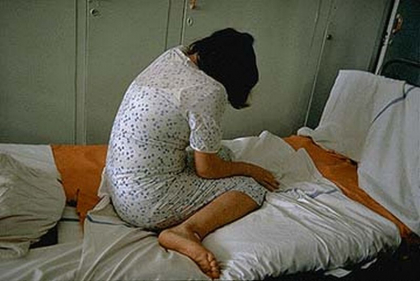O tanara de 18 ani din Ocnita, VIOLATA de 19 indivizi, in aceeasi seara. Cum s-ar fi intamplat O tanara de 18 ani din Ocnita, VIOLATA de 19 indivizi, in aceeasi seara. Cum s-ar fi intamplat