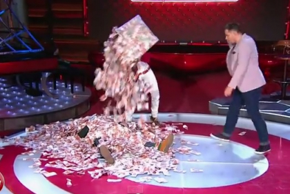Haz de necaz. Cum se amuza umoristii de la Comedy Club pe seama devalorizarii rublei. VIDEO Haz de necaz. Cum se amuza umoristii de la Comedy Club pe seama devalorizarii rublei. VIDEO