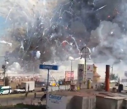Cel putin 12 morti si zeci de raniti intr-o serie de explozii produse la o piata de artificii din Mexic. Imaginile surprinse