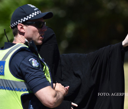 Complot terorist, dejucat in Australia. Atentatorii, "inspirati" de Statul Islamic, voiau sa loveasca in ziua de Craciun Complot terorist, dejucat in Australia. Atentatorii, "inspirati" de Statul Islamic, voiau sa loveasca in ziua de Craciun