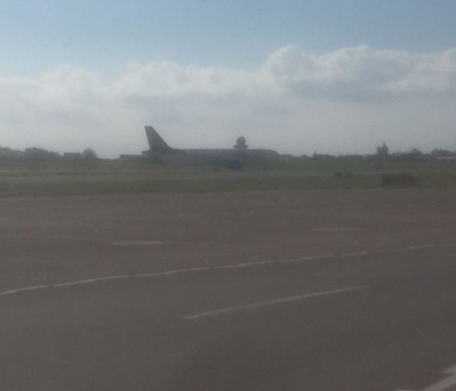 Un avion libian cu 118 pasageri la bord a fost deturnat de doi atacatori. Acestia ameninta ca vor arunca aeronava in aer