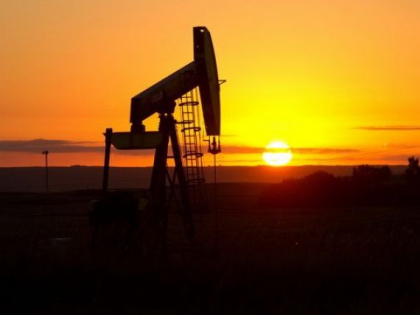 Pretul petrolului s-a prabusit. Scenariul negru pentru 2015 si statul care castiga cel mai mult din pierderile altora Pretul petrolului s-a prabusit. Scenariul negru pentru 2015 si statul care castiga cel mai mult din pierderile altora