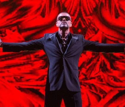 A iubit celebritatea, dar nu s-a obisnuit niciodata cu ea. Scandalurile care i-au eclipsat cariera lui George Michael