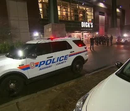 Centre comerciale inchise, panica si arestari. Violente in mall-urile din SUA, la cumparaturile de dupa Craciun Centre comerciale inchise, panica si arestari. Violente in mall-urile din SUA, la cumparaturile de dupa Craciun