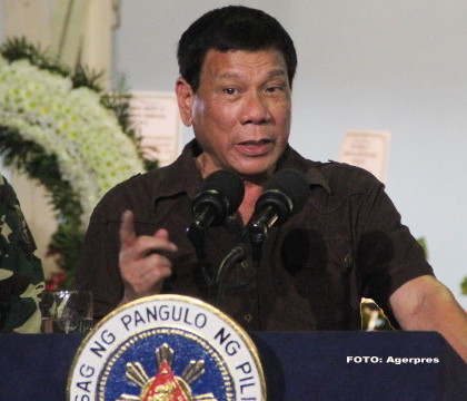Presedintele filipinez Rodrigo Duterte a amenintat oficialii guvernamentali corupti ca vor fi aruncati din elicopter