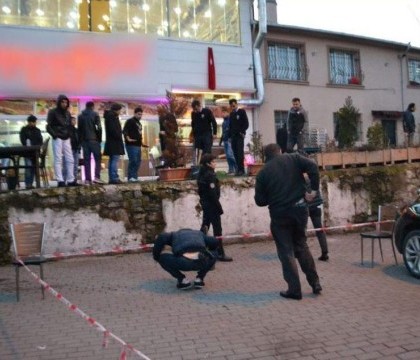 O moldoveanca s-a spanzurat in Italia, cu funia pe care intindea rufele: "Fiul de 18 ani era alaturi" O moldoveanca s-a spanzurat in Italia, cu funia pe care intindea rufele: "Fiul de 18 ani era alaturi"