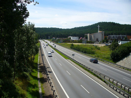 Un camion l-a lovit pe autostrada, medicii au ramas fara cuvinte cand au ajuns la fata locului! Cine era cel lovit Un camion l-a lovit pe autostrada, medicii au ramas fara cuvinte cand au ajuns la fata locului! Cine era cel lovit