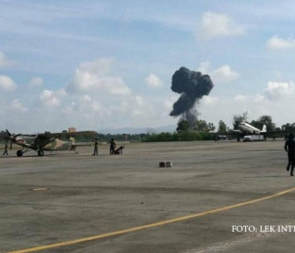 Accident aviatic la o demonstratie de Ziua Copiilor, in Thailanda. VIDEO: Momentul prabusirii avionului a fost filmat Accident aviatic la o demonstratie de Ziua Copiilor, in Thailanda. VIDEO: Momentul prabusirii avionului a fost filmat