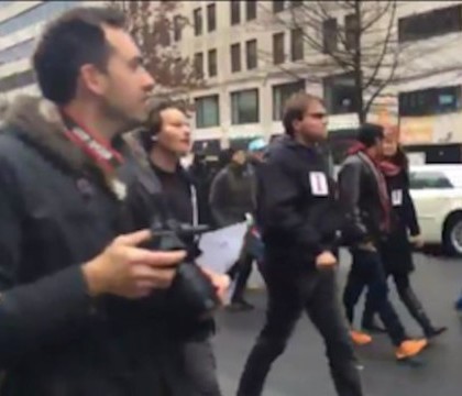 Sase jurnalisti, arestati la protestele anti-Trump, ar putea primi 10 ani de inchisoare si amenda de 25.000 de dolari - VIDEO